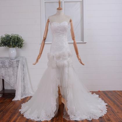 Vintage White Lace Sweetheart Wedding Dress..