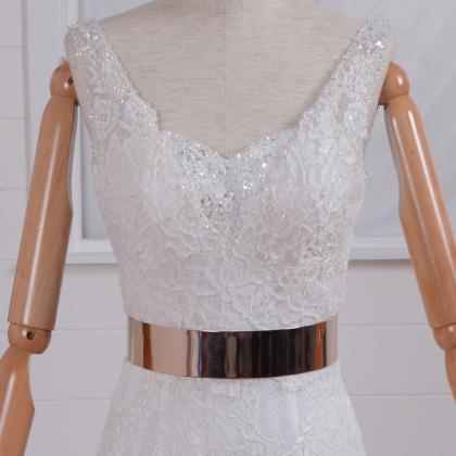 Vintage Style Lace Wedding Dress With V Neckline..