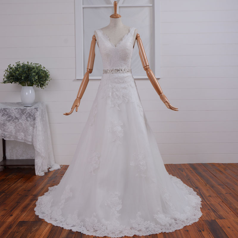Romantic White V-neck Lace Applique Chapel Train Wedding Dress A-line Bridal Gown With Beaded Sash Tulle Wedding Dresses
